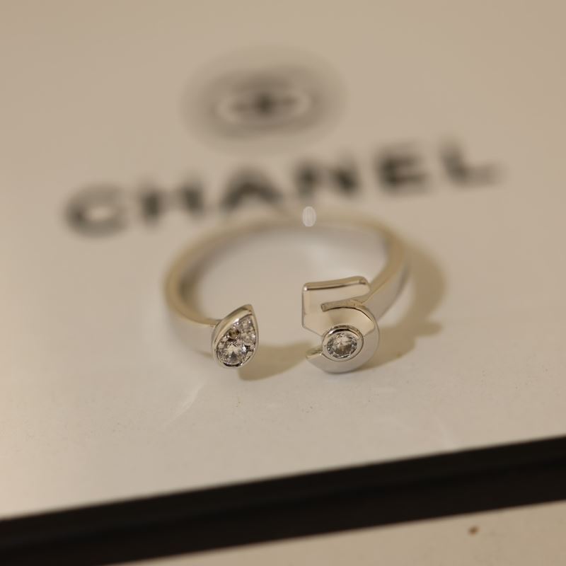 Ch**el rings